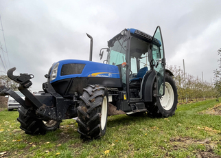 Ciągnik sadowniczy - New Holland T4030N